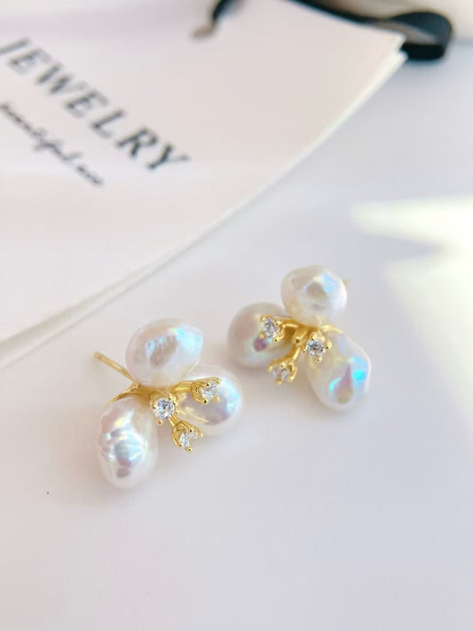 Baroque Clover Shape Earrings