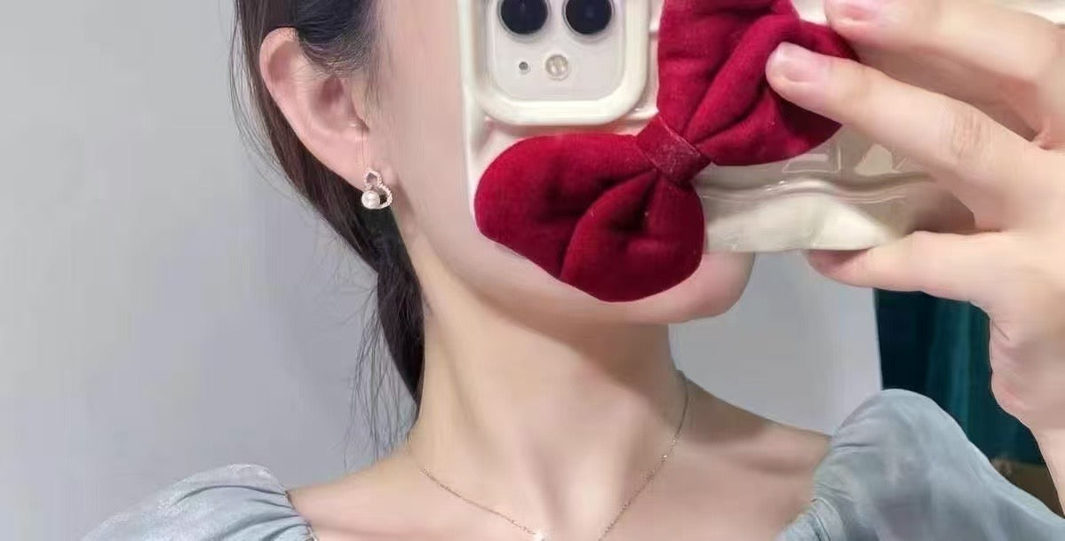 Akoya Pearl Necklace and Earrings with Wulu Design