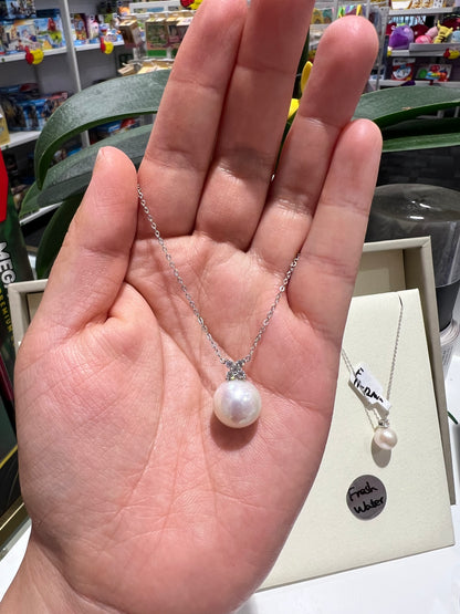 Freshwater 11-12mm Grade AAAA+ Pearl Pendant with Clover Design