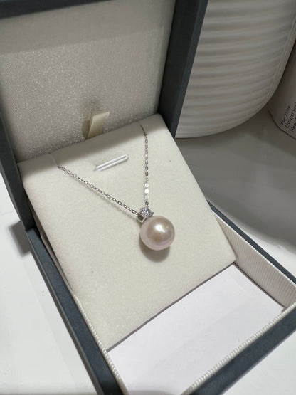 Freshwater 11-12mm Grade AAAA+ Pearl Pendant with Classic Design